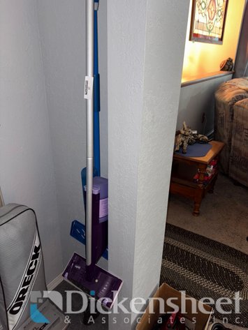 Image for SWIFFER MOPS LOT, QTY (2)