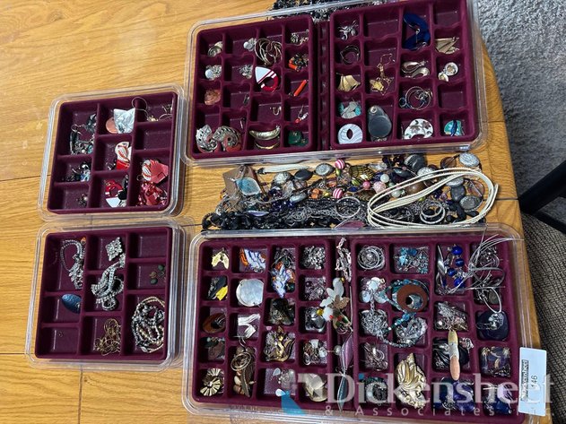 Image for GREAT SELECTION OF JEWELRY IN ORGANIZERS