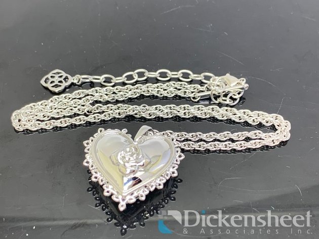 Image for Silver Tone Necklace Heart Pendant