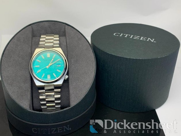 Image for Citizen Men's Watch With Box