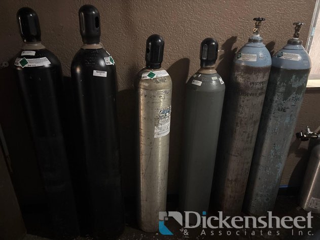 Image for LOT OF GAS BOTTLES