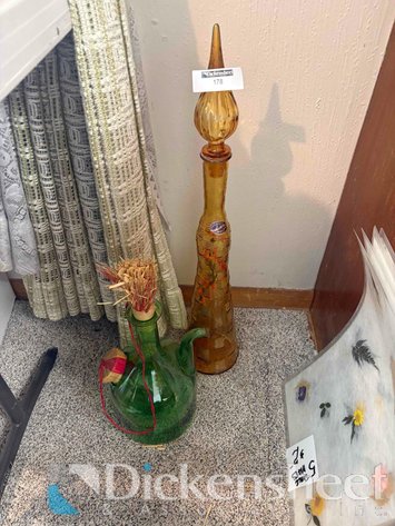 Image for EMPORIO GLASS DECANTERS WITH DRIED FLOWER PLACEMATS