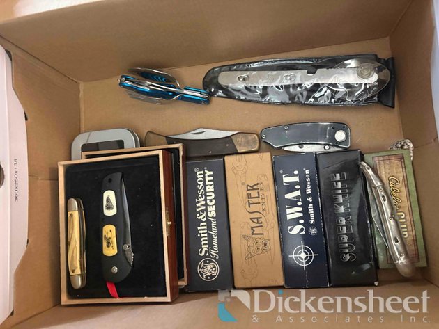 Image for VARIETY OF POCKET KNIVES