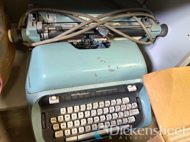 Image for VINTAGE ROYAL ELECTRIC TYPEWRITER