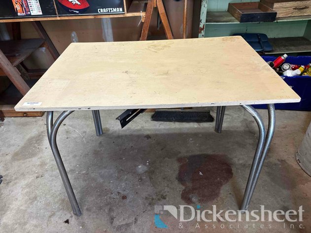 Image for LAMINATE TABLE WITH METAL LEGS