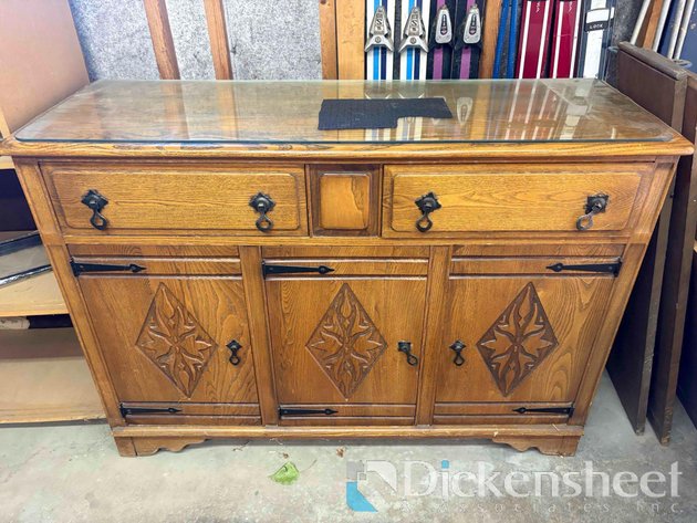Image for BEAUTIFUL VINTAGE SIDEBOARD
