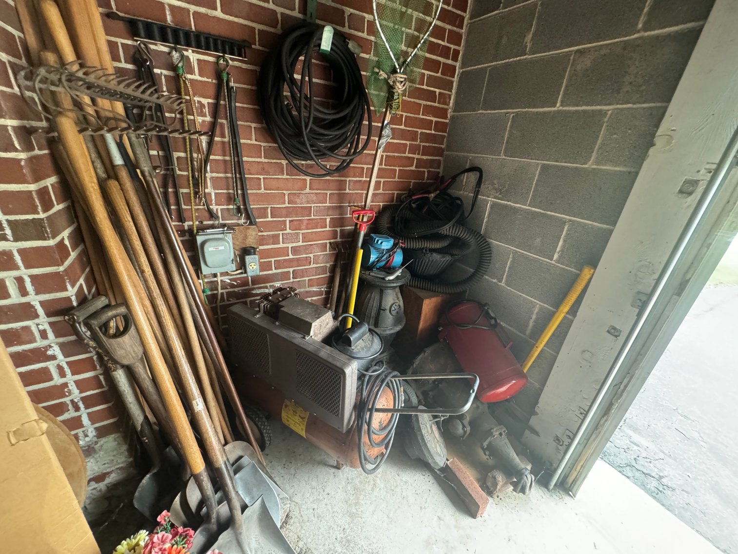 Image for LIVE Estate Auction of Wayne Strogus Vehicles, Tools & Collectables - Pottstown, PA 