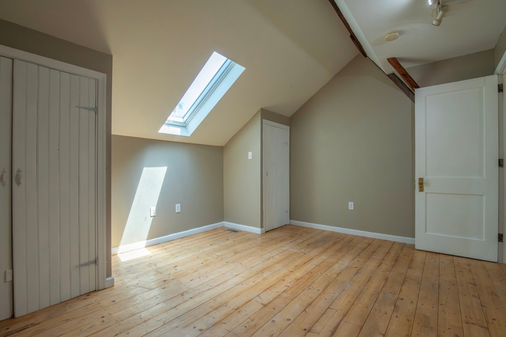 Image for Barn with 2-Bedroom Apartment LIVE Real Estate Auction 1327 Kepler Road - Pottstown, PA