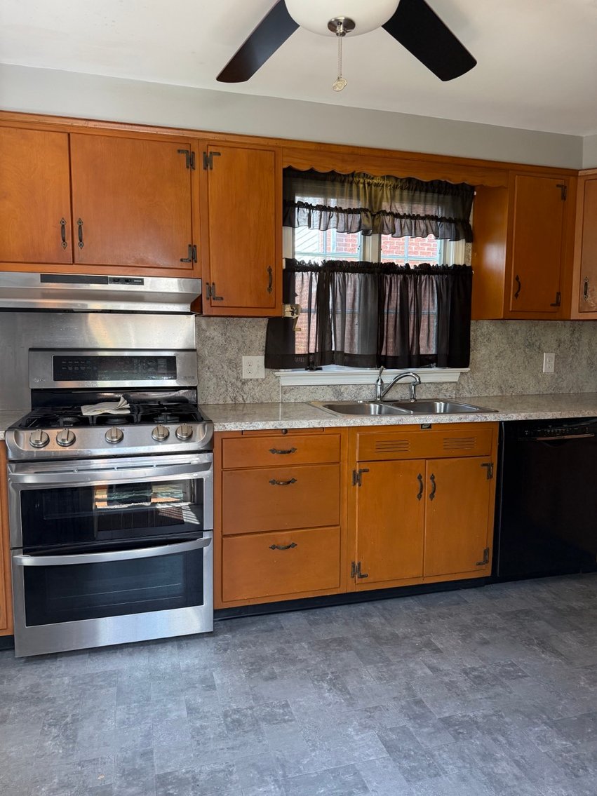 Image for 1414 Sunset Dr LIVE Real Estate Auction - Pottstown, PA