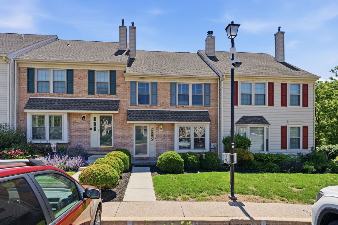 Image for 1264 Maple Glen Cir Real Estate Auction - Pottstown, PA 