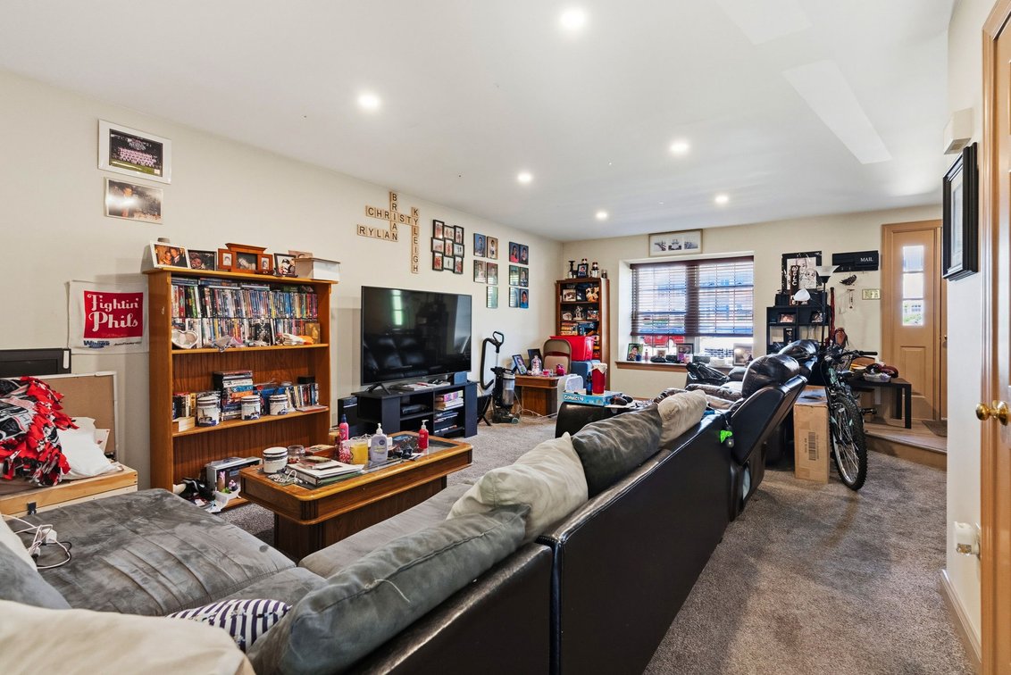 Image for 1264 Maple Glen Cir Real Estate Auction - Pottstown, PA 