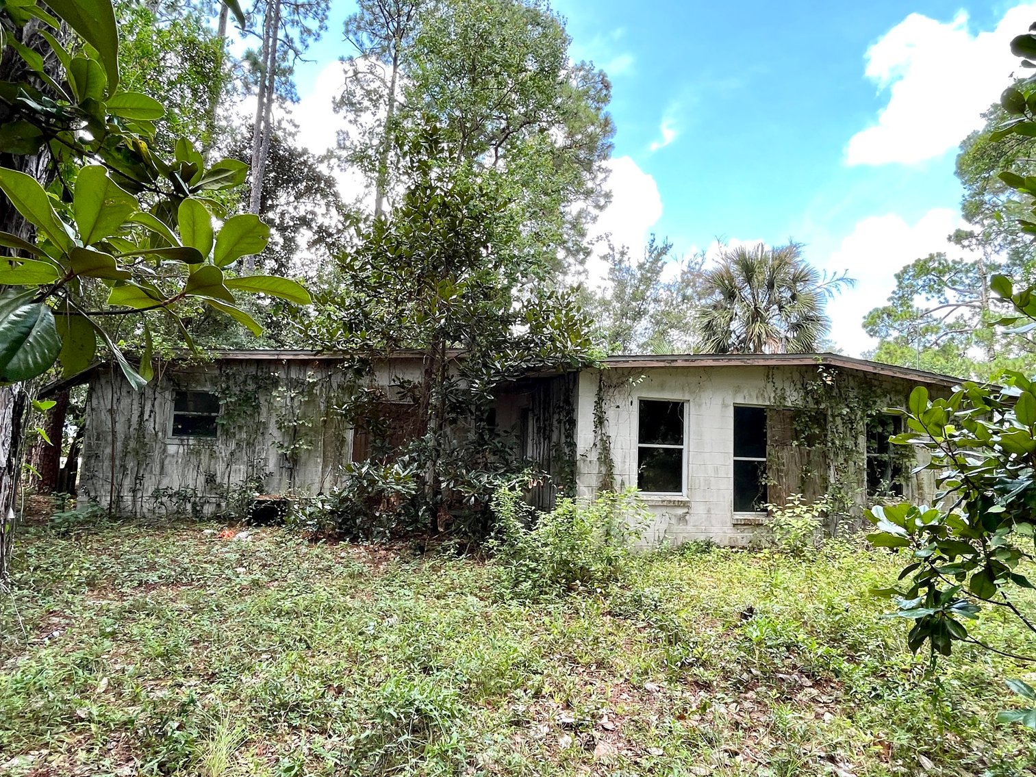 Image for 128 W. Highland Drive Absolute Auction