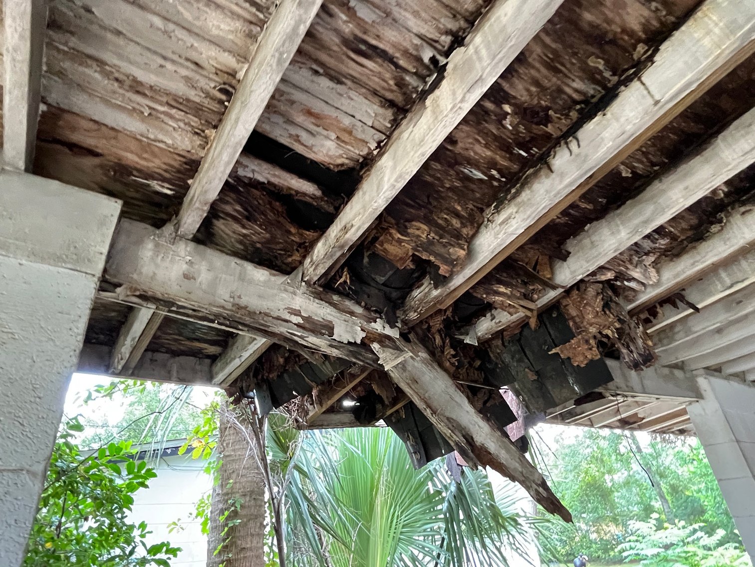 Image for 128 W. Highland Drive Absolute Auction