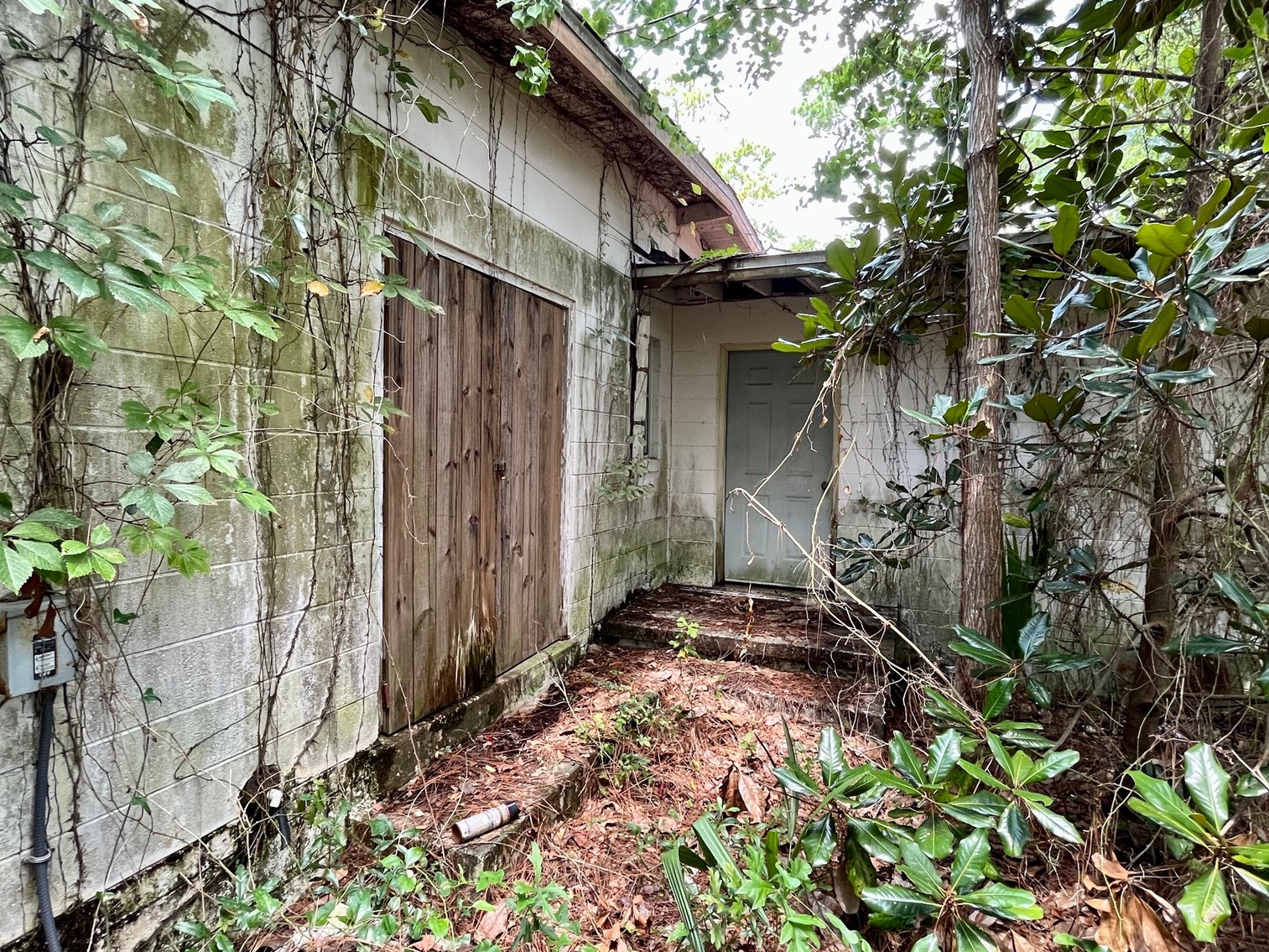 Image for 128 W. Highland Drive Absolute Auction