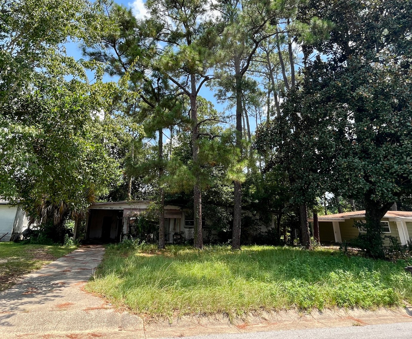 Image for 128 W. Highland Drive Absolute Auction