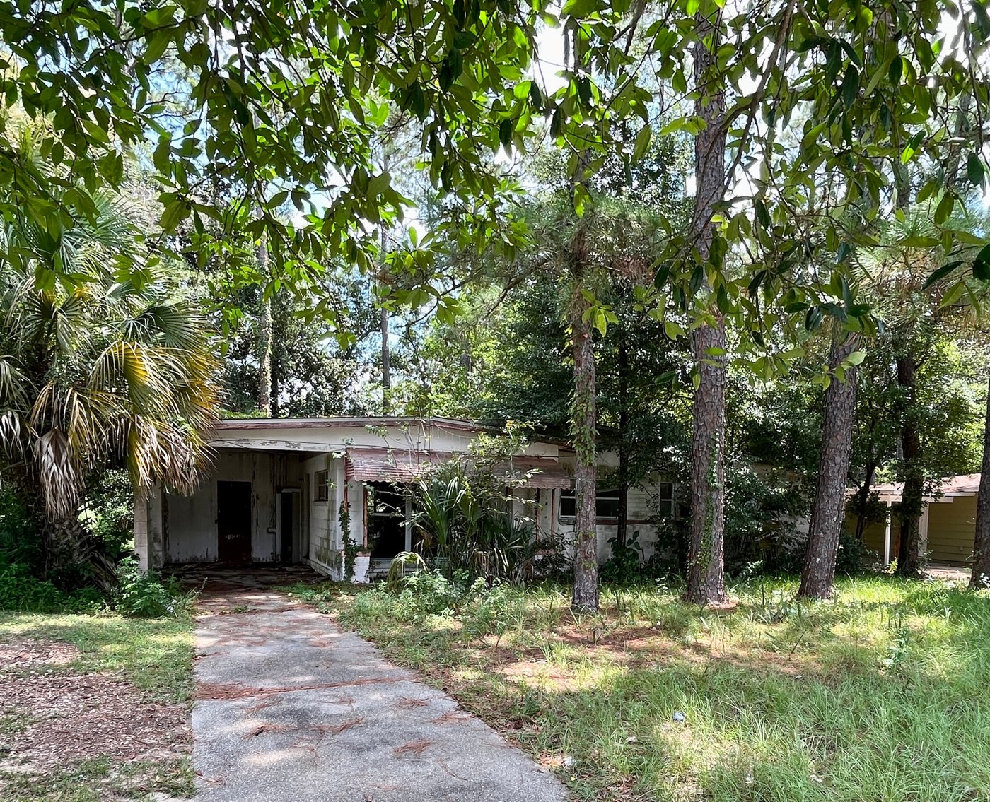 Image for 128 W. Highland Drive Absolute Auction