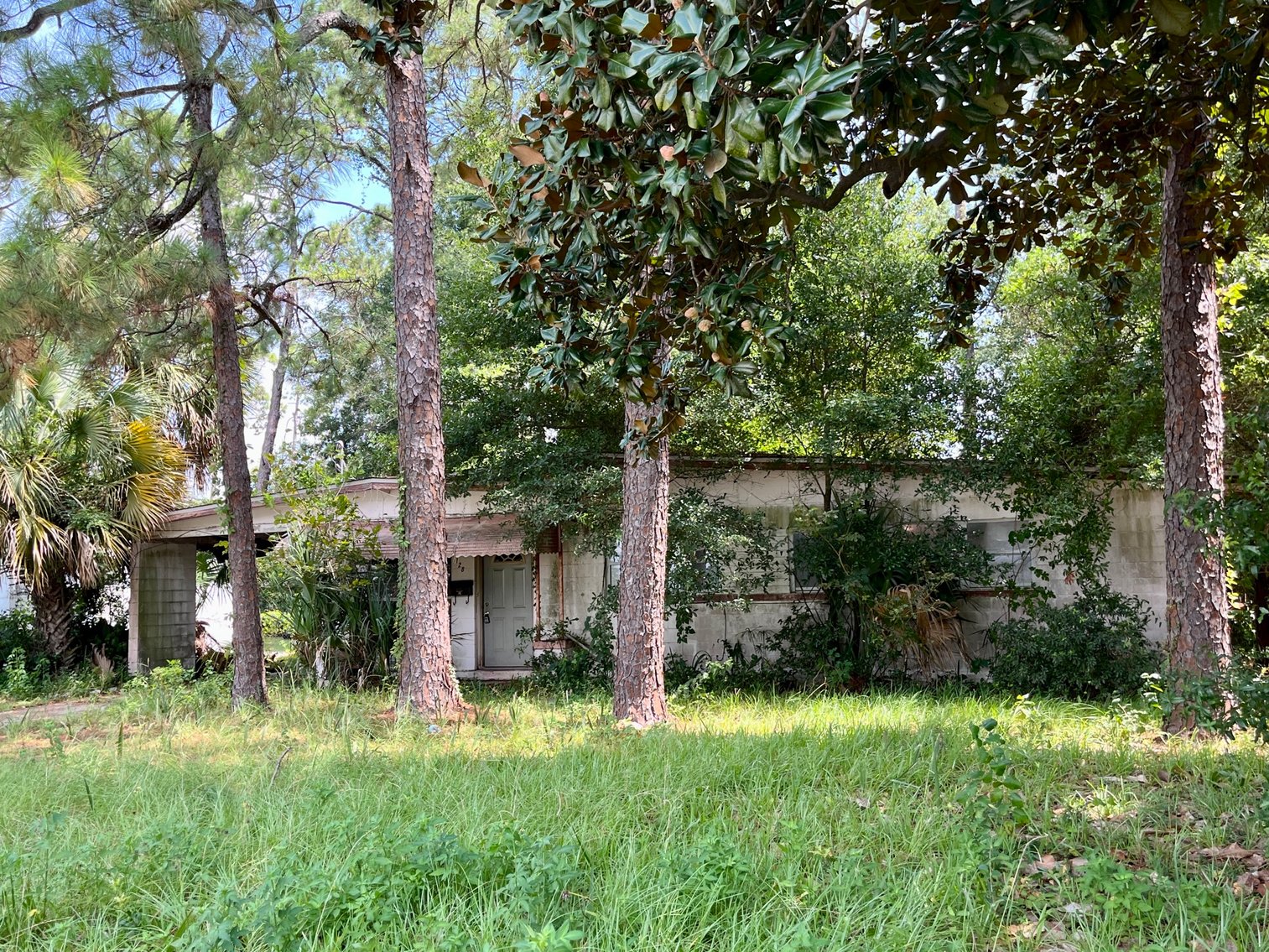 Image for 128 W. Highland Drive Absolute Auction