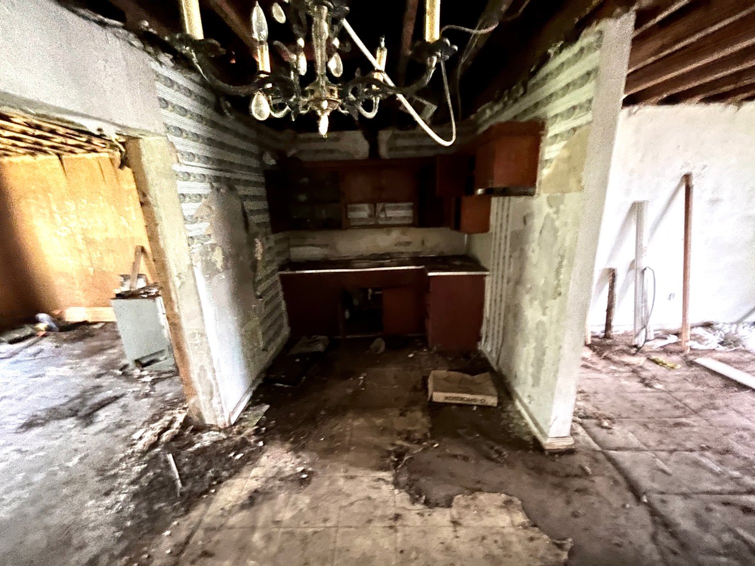 Image for 128 W. Highland Drive Absolute Auction