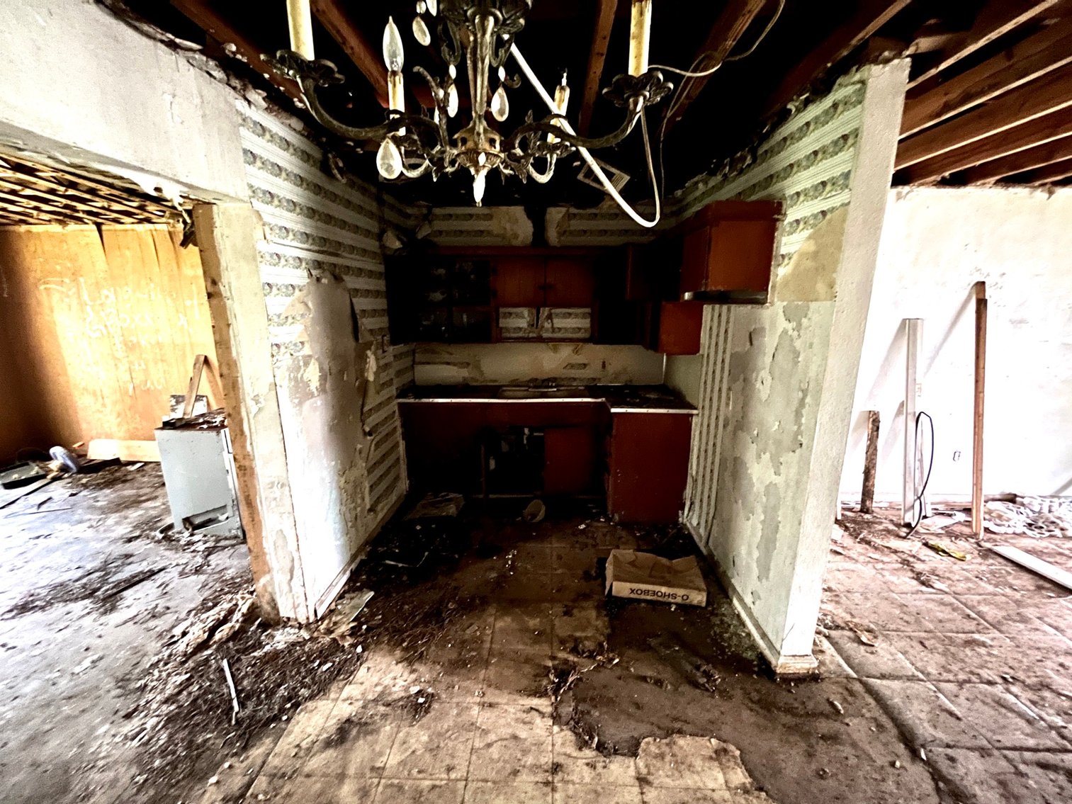 Image for 128 W. Highland Drive Absolute Auction