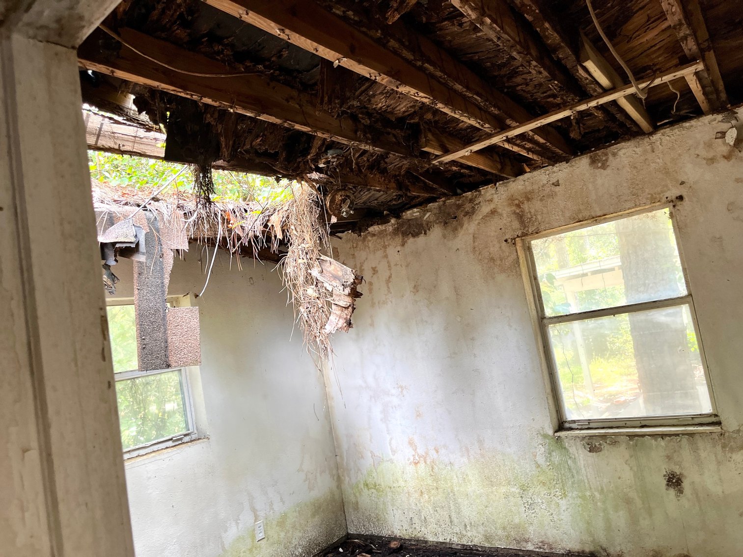 Image for 128 W. Highland Drive Absolute Auction