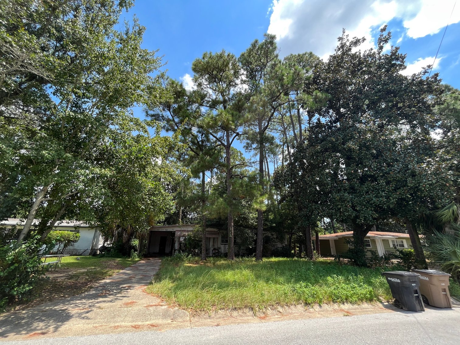 Image for 128 W. Highland Drive Absolute Auction