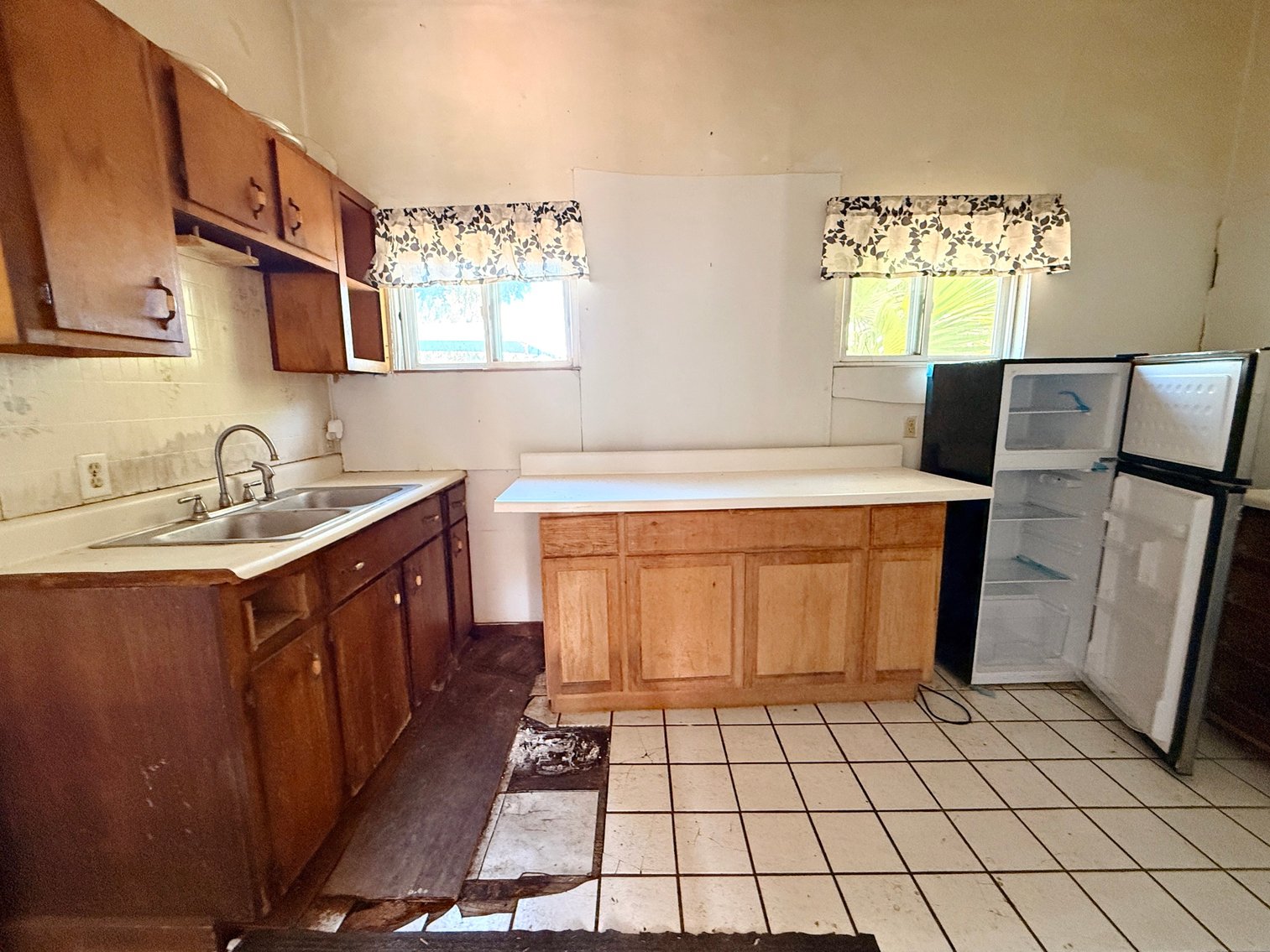 Image for 115 W. Wright St. Prime Downtown Pensacola FL Location