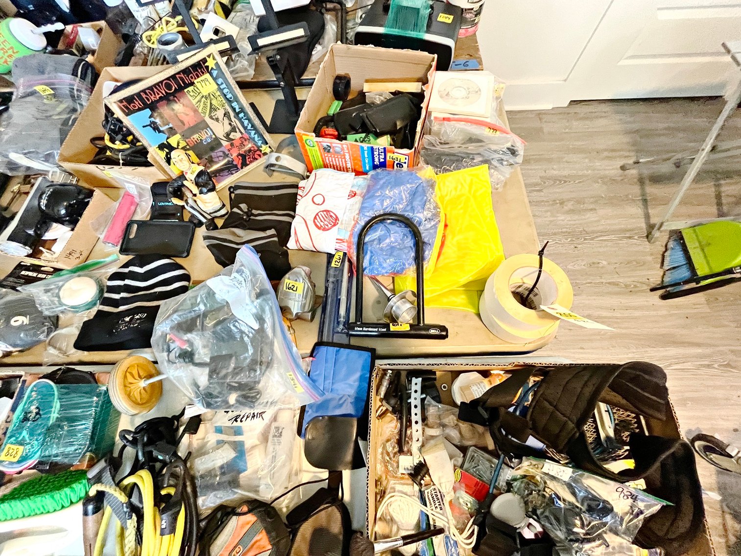 Image for Bulk Reseller Lot – No Sales & Abandoned Auction Items (Tools, Electronics, Golf & Household)