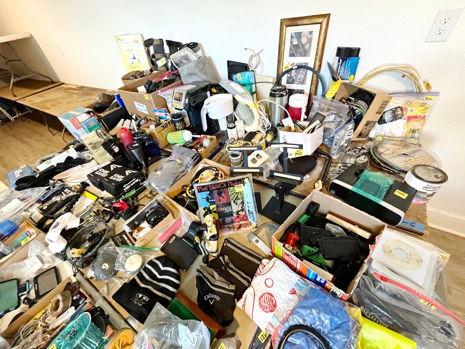 Image for Bulk Reseller Lot – No Sales & Abandoned Auction Items (Tools, Electronics, Golf & Household)