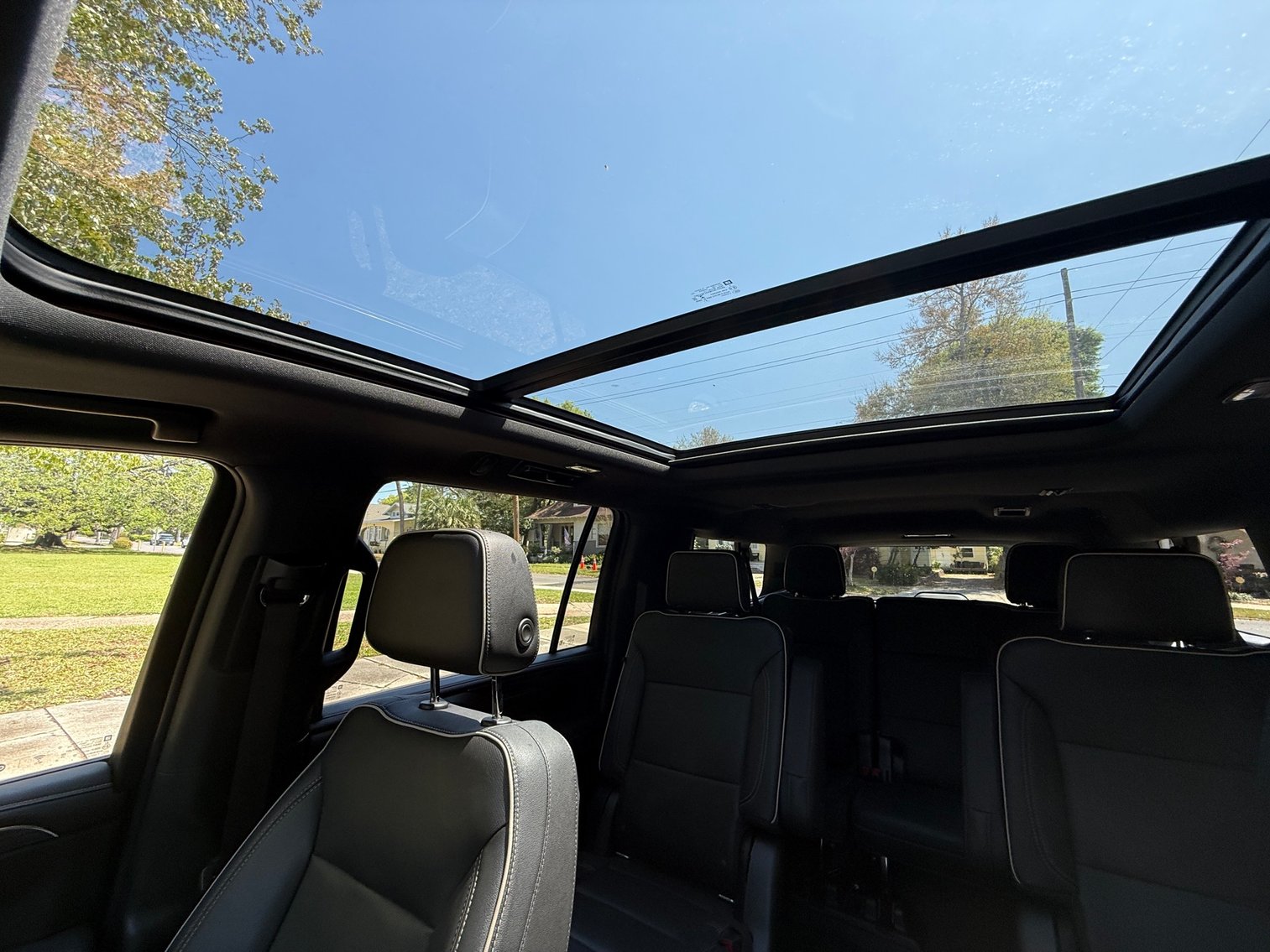 Image for 2022 GMC Yukon XL SLT 4WD – V8, Leather, 3rd Row, Loaded SUV