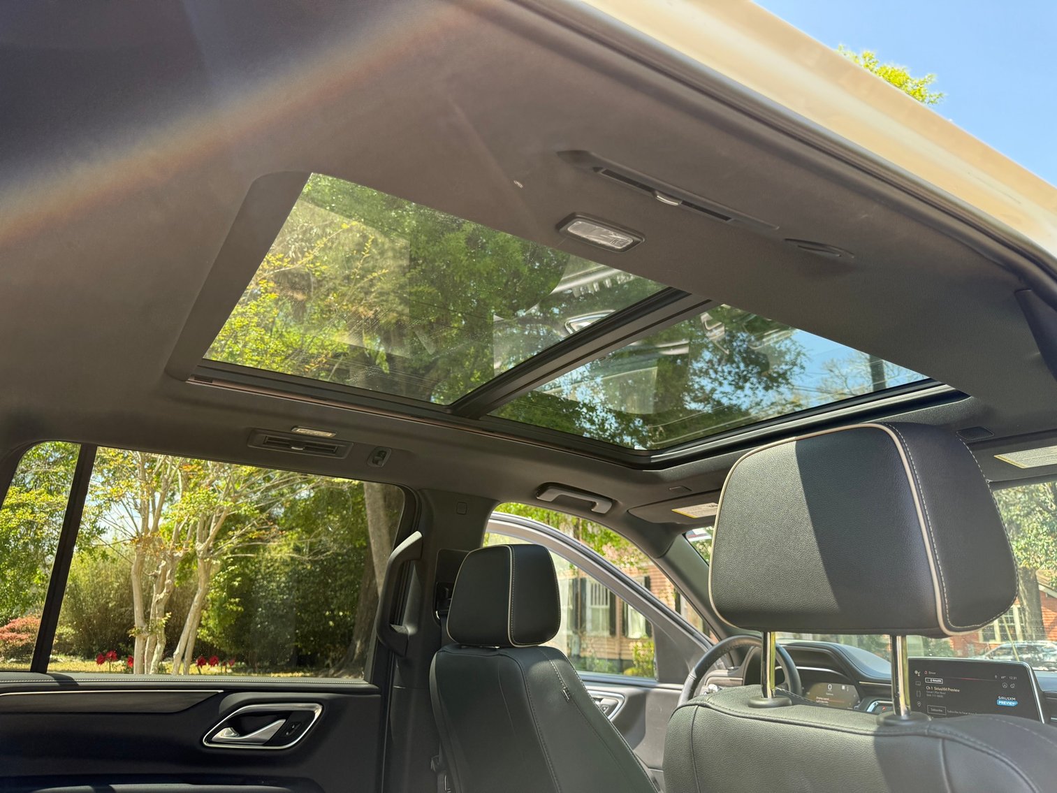 Image for 2022 GMC Yukon XL SLT 4WD – V8, Leather, 3rd Row, Loaded SUV