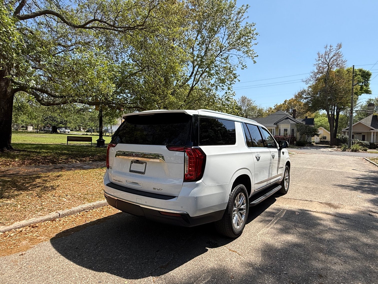 Image for 2022 GMC Yukon XL SLT 4WD – V8, Leather, 3rd Row, Loaded SUV