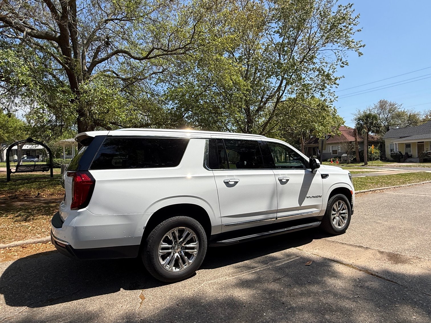Image for 2022 GMC Yukon XL SLT 4WD – V8, Leather, 3rd Row, Loaded SUV