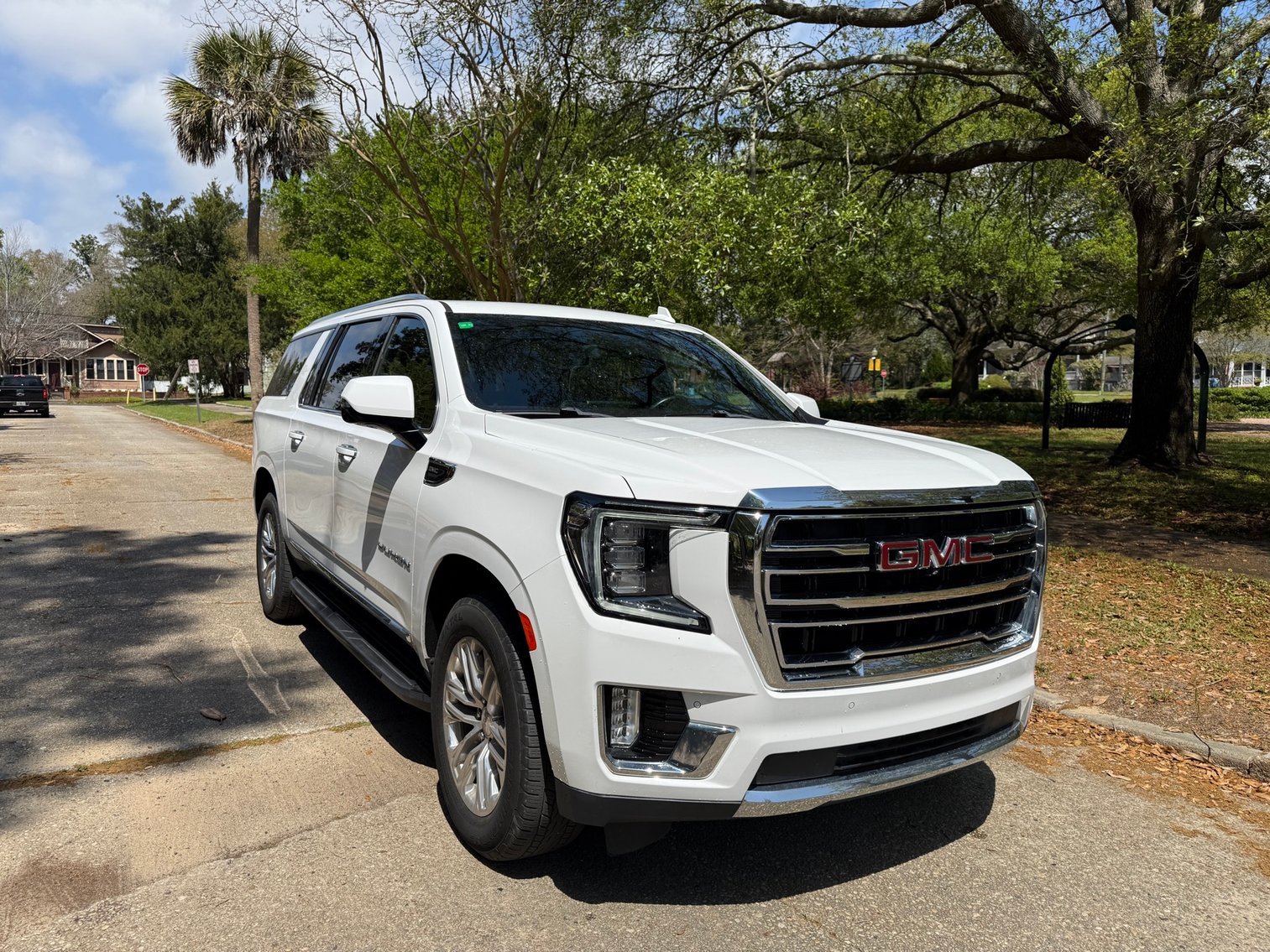 Image for 2022 GMC Yukon XL SLT 4WD – V8, Leather, 3rd Row, Loaded SUV