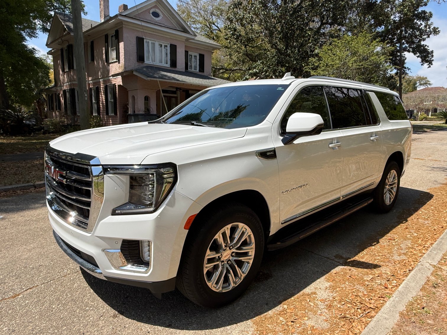 Image for 2022 GMC Yukon XL SLT 4WD – V8, Leather, 3rd Row, Loaded SUV