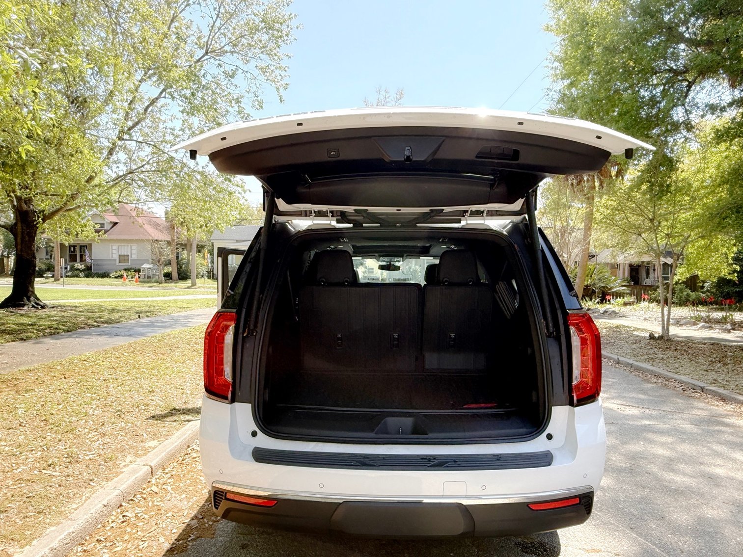 Image for 2022 GMC Yukon XL SLT 4WD – V8, Leather, 3rd Row, Loaded SUV