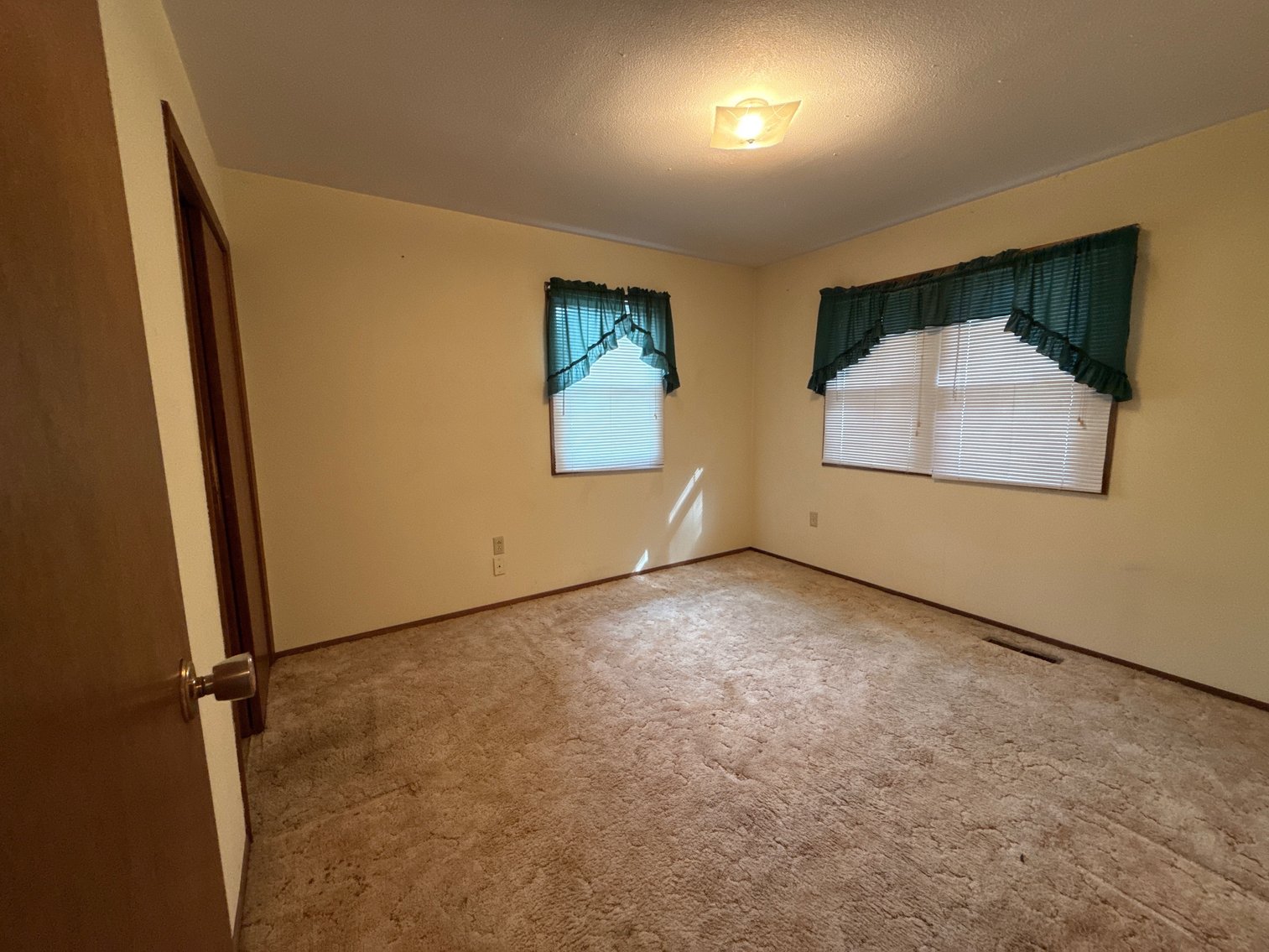 Image for Online Only Lake View Real Estate Auction!