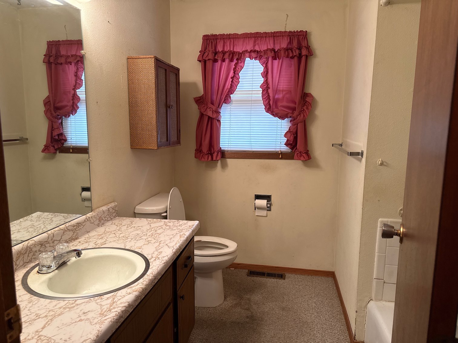 Image for Online Only Lake View Real Estate Auction!