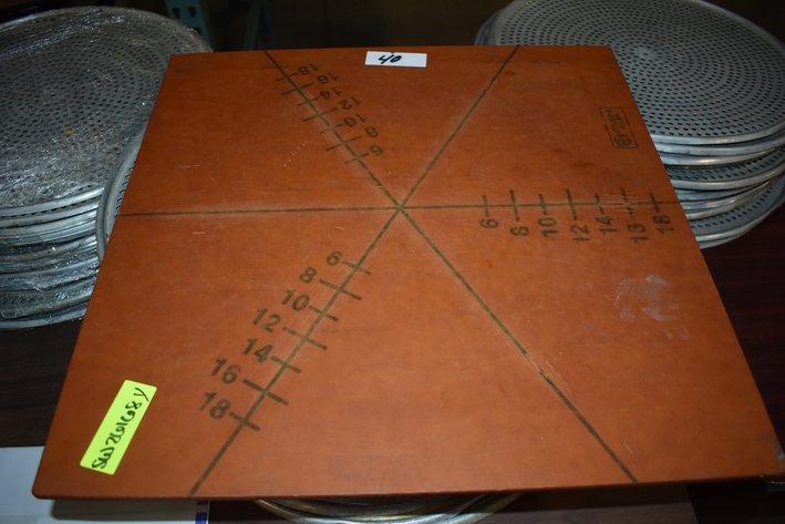 Image for American Metalcraft MPCUT4 Pizza Slice Cutting Board and Guide