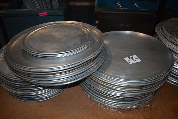 Image for Approx. (125) Solid Round Pizza Pans