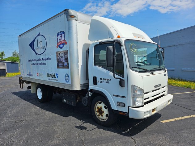 Image for 2015 Isuzu NPR Box Truck (16')