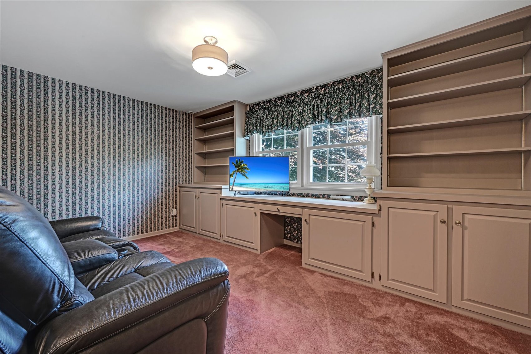 Image for 304 West Orchard Drive - Palmyra