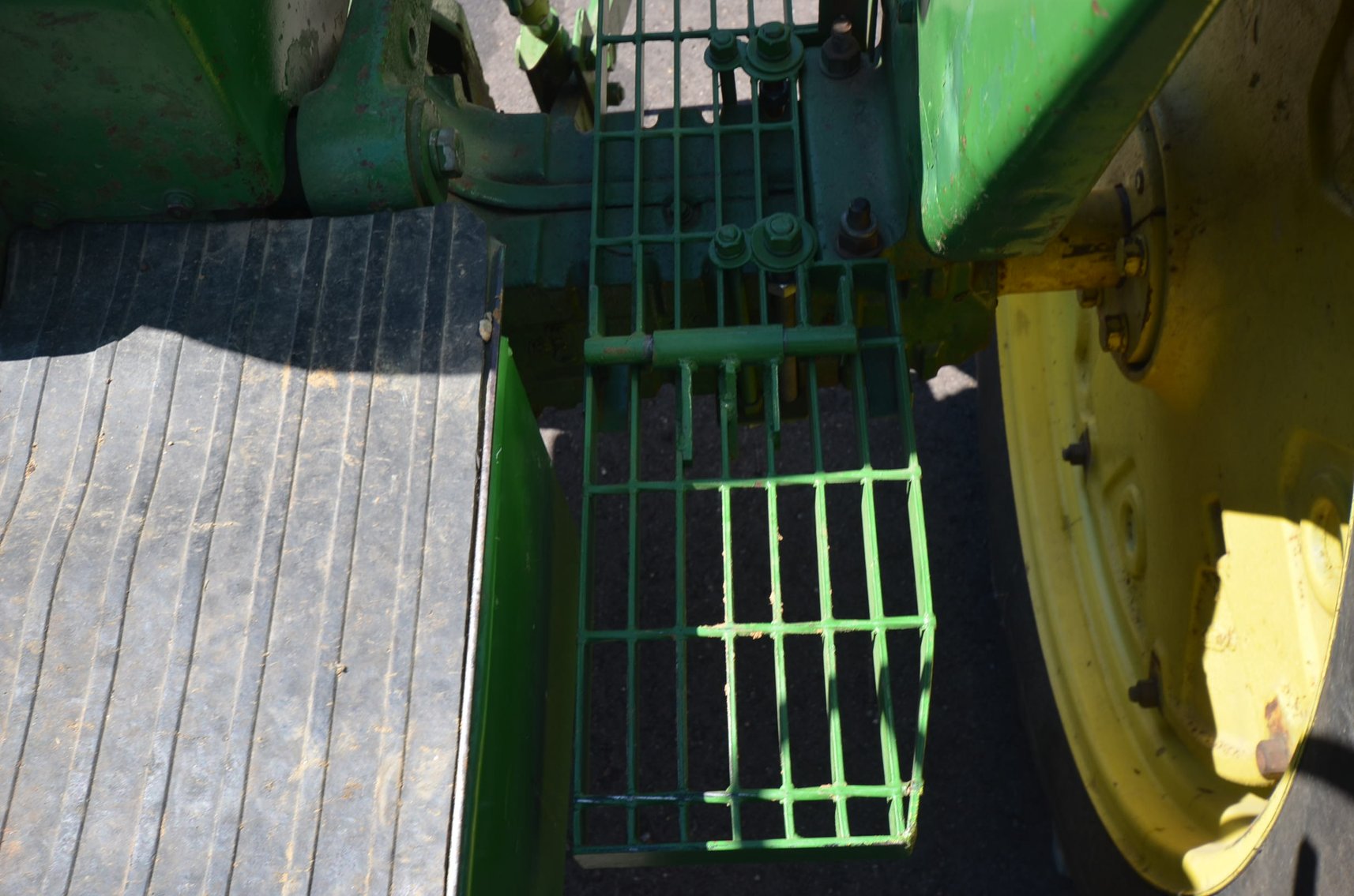 Image for TRACTORS, VEHICLES, FARM EQUIP, SHOP TOOLS, PERSONAL PROPERTY - Mondovi, WI