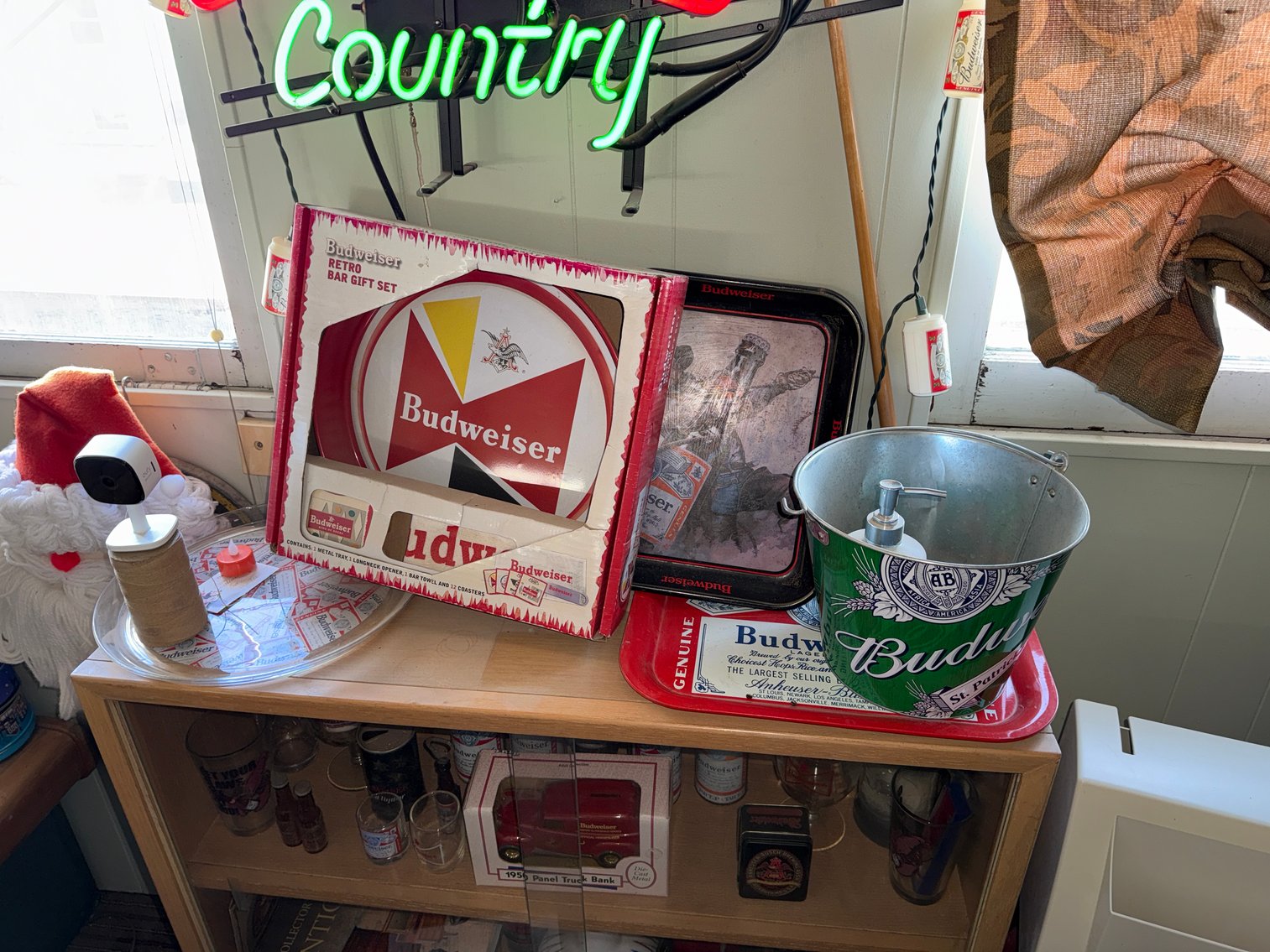 Image for STARGAZERS INVENTORY REDUCTION: VINTAGE FURNITURE & TOYS, CROCKS, COLLECTIBLES, and MORE! - Durand, WI