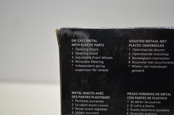 Image for Maisto 2000 Chevy SSR Concept