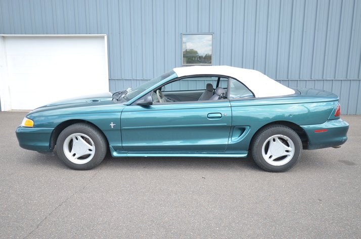 Image for 1997 Ford Mustang Convertible