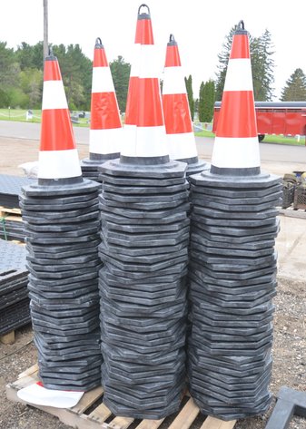 Image for (169) Safety Traffic Cones