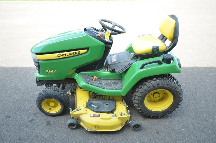 Image for 2011 John Deere X530 Lawn Tractor