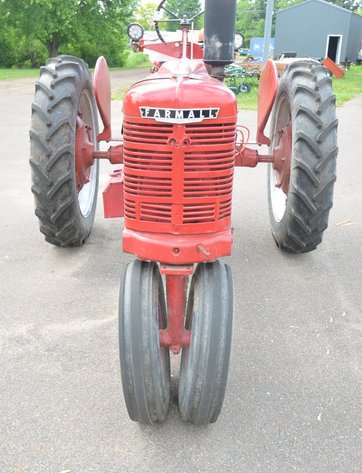 Image for 1942 Farmall H Tractor