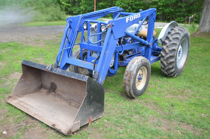 Image for Ford 860 Tractor with Loader - Pittsville, WI