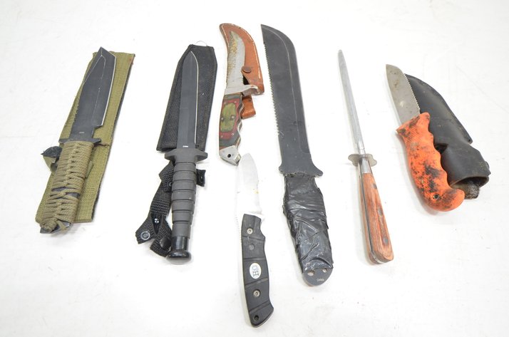 Image for (6) Fixed Blade Knives And Honing Steel
